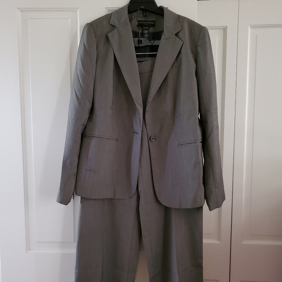 👀50% OFF👀NWOT‼️ Geoffrey Beene gray textured 2-piece suit
